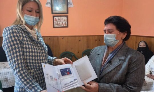 Banca „Poštanska Štedionica” a donat 200.000 dinari Asociației Femeilor „Bunicuțele” din Uzdin