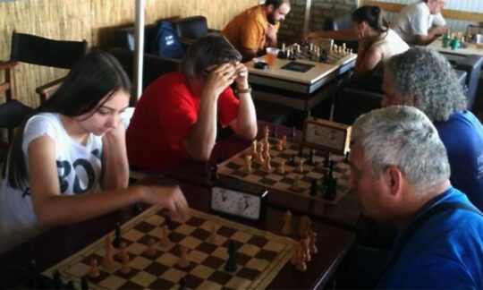 Meciuri de șah foarte dinamice și interesante la Vârșeț
