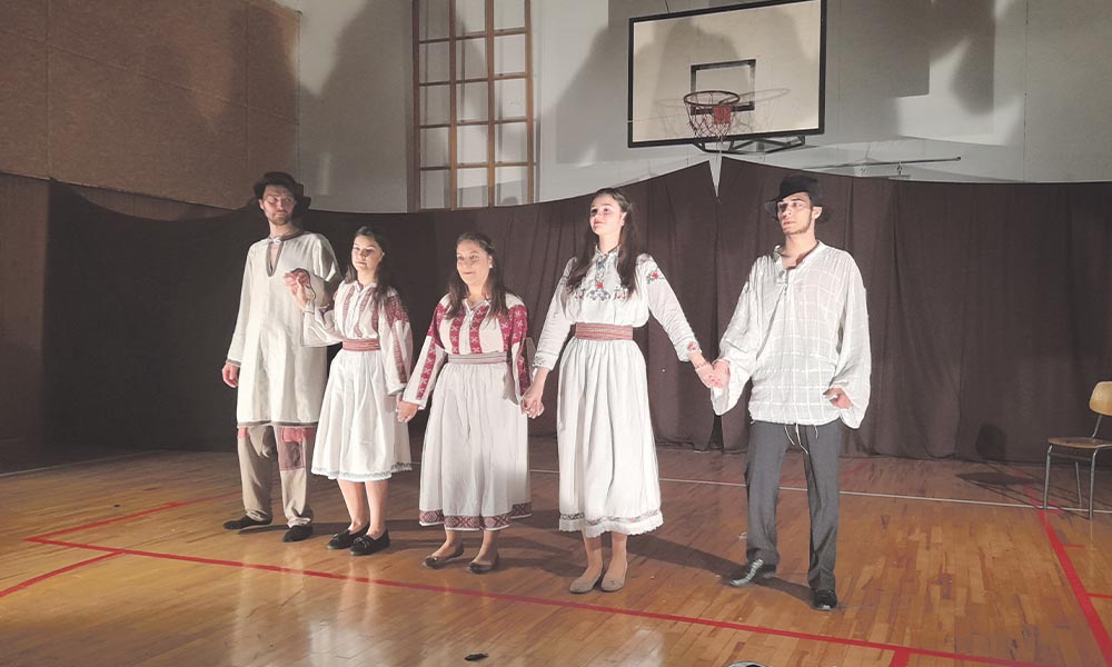 Spectacolul ,,O poveste încâlcită” inspirat din folclorul românesc