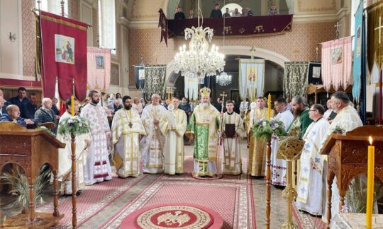 Prăznuirea hramului Bisericii Ortodoxe Române din Ecica la marea sărbătoare a Rusaliilor – Pogorârea Sfântului Duh