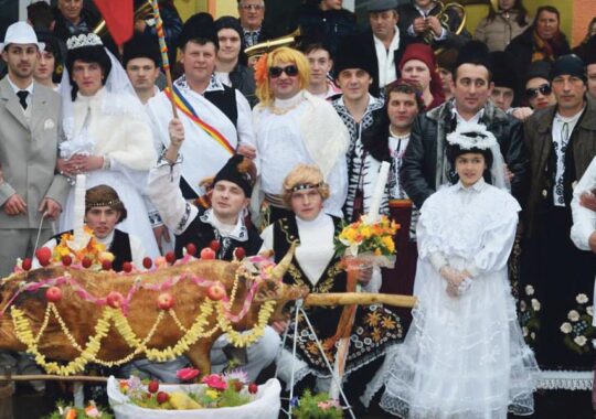 Carnavalurile populare din Banatul Montan: nunta şi înmormântarea